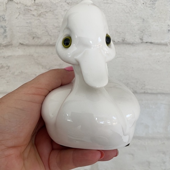 Canadian Pottery Duck Baby Duckling With Realistic Eyes - Picture 9 of 11